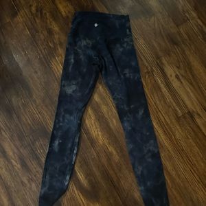 Lulu Leggings 25’ Size 4